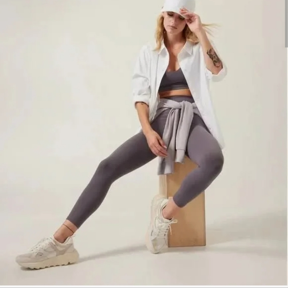 Athleta Set With Solace Bra And Salutation Stash 7/8 Dusk Violet - Picture 6 of 6